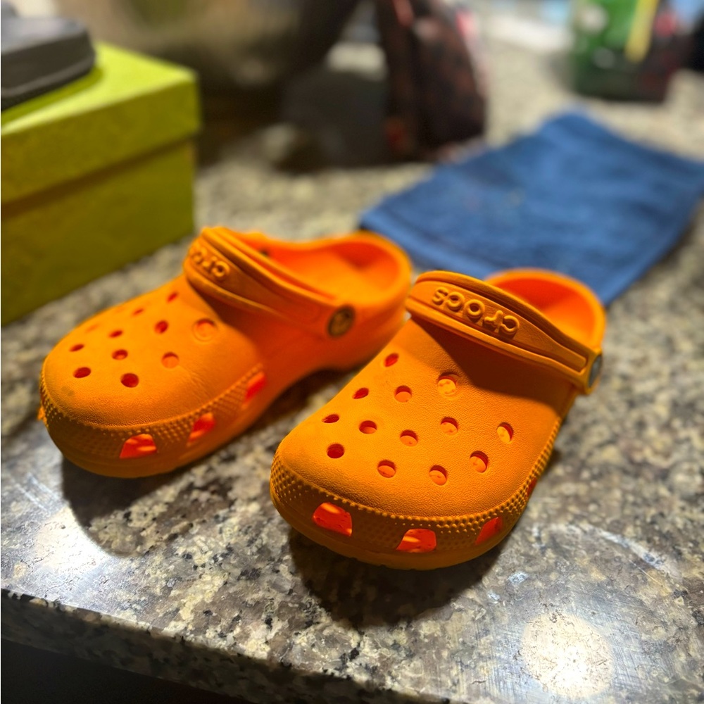 Crocs size 11